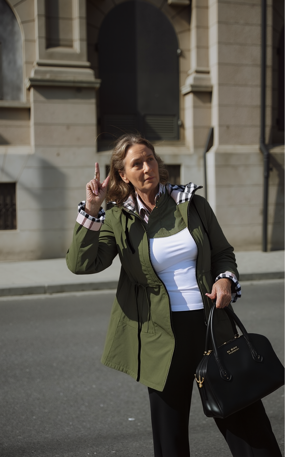 Austra - ūdensnecaurlaidīgā vējjaka ar kapuci